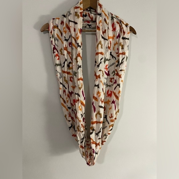 Icing - Fox Print Infinity Scarf - Picture 4 of 5